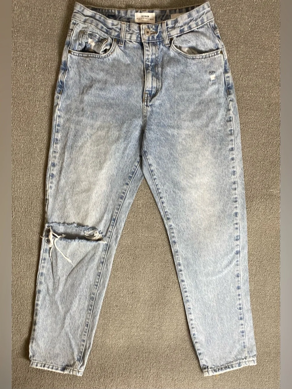 Cotton On Women’s Sz 8 Light Wash Distressed High Waisted Mom Jeans- 100% Cotton